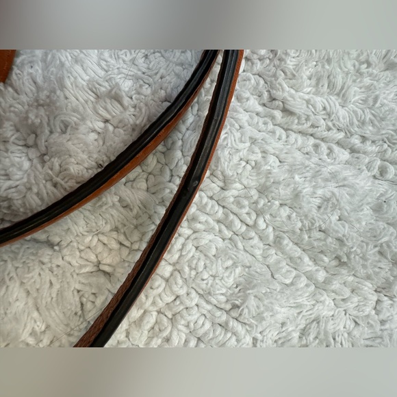 Michael Kors Messenger Ginny Leather Crossbody Bag with Dust Bag - Picture 16 of 16